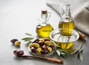 较高的橄榄油消费量与较低的死于心脏病或癌症的风险有关 